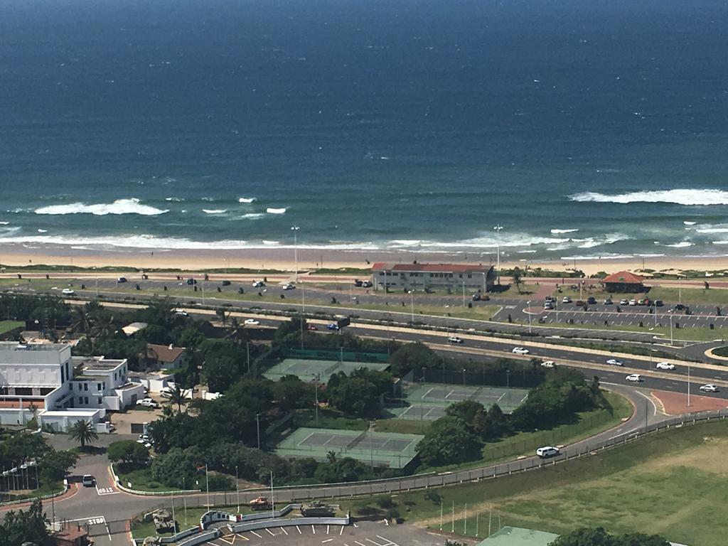 דורבן Aha Gateway Hotel Umhlanga מראה חיצוני תמונה
