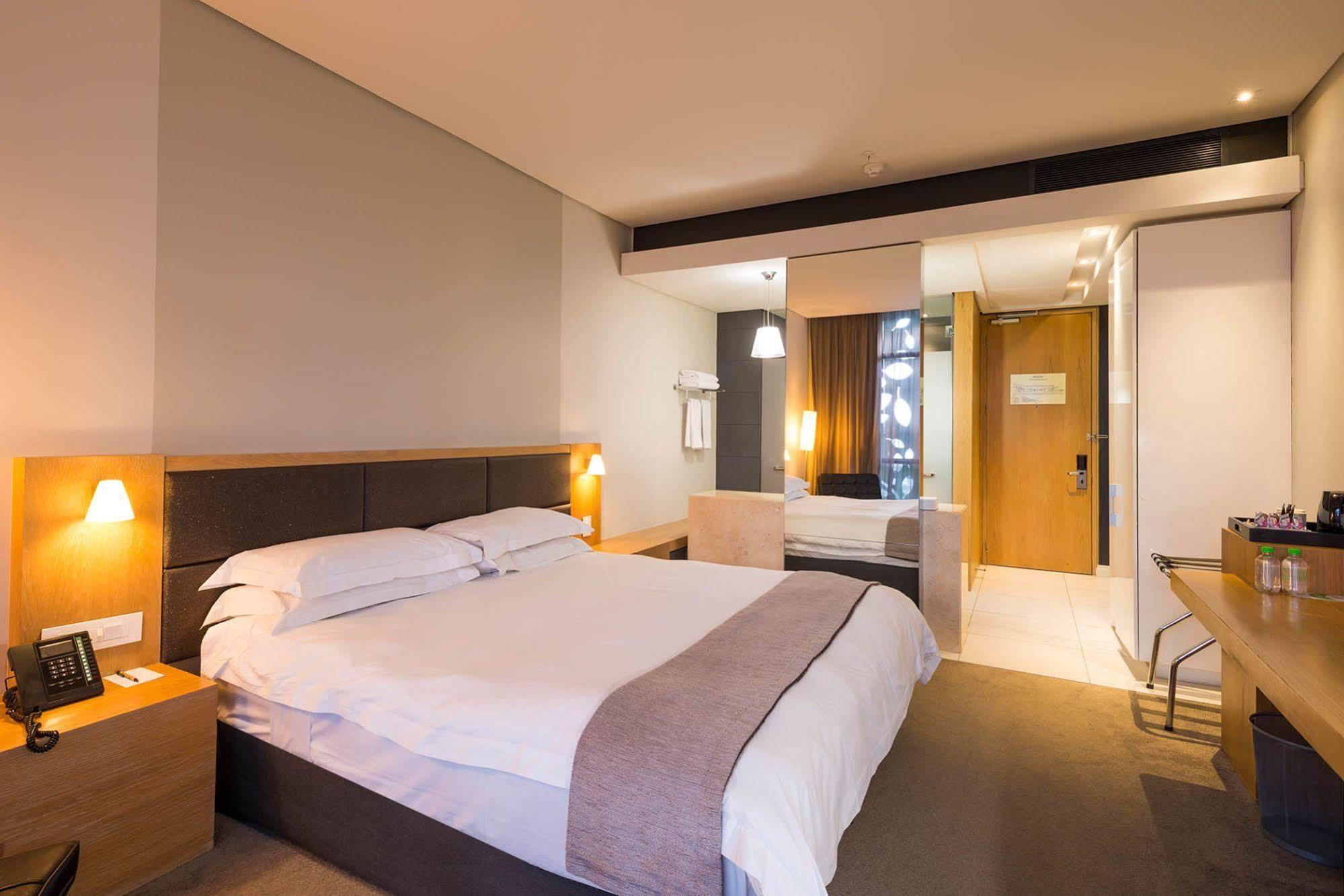 דורבן Aha Gateway Hotel Umhlanga מראה חיצוני תמונה