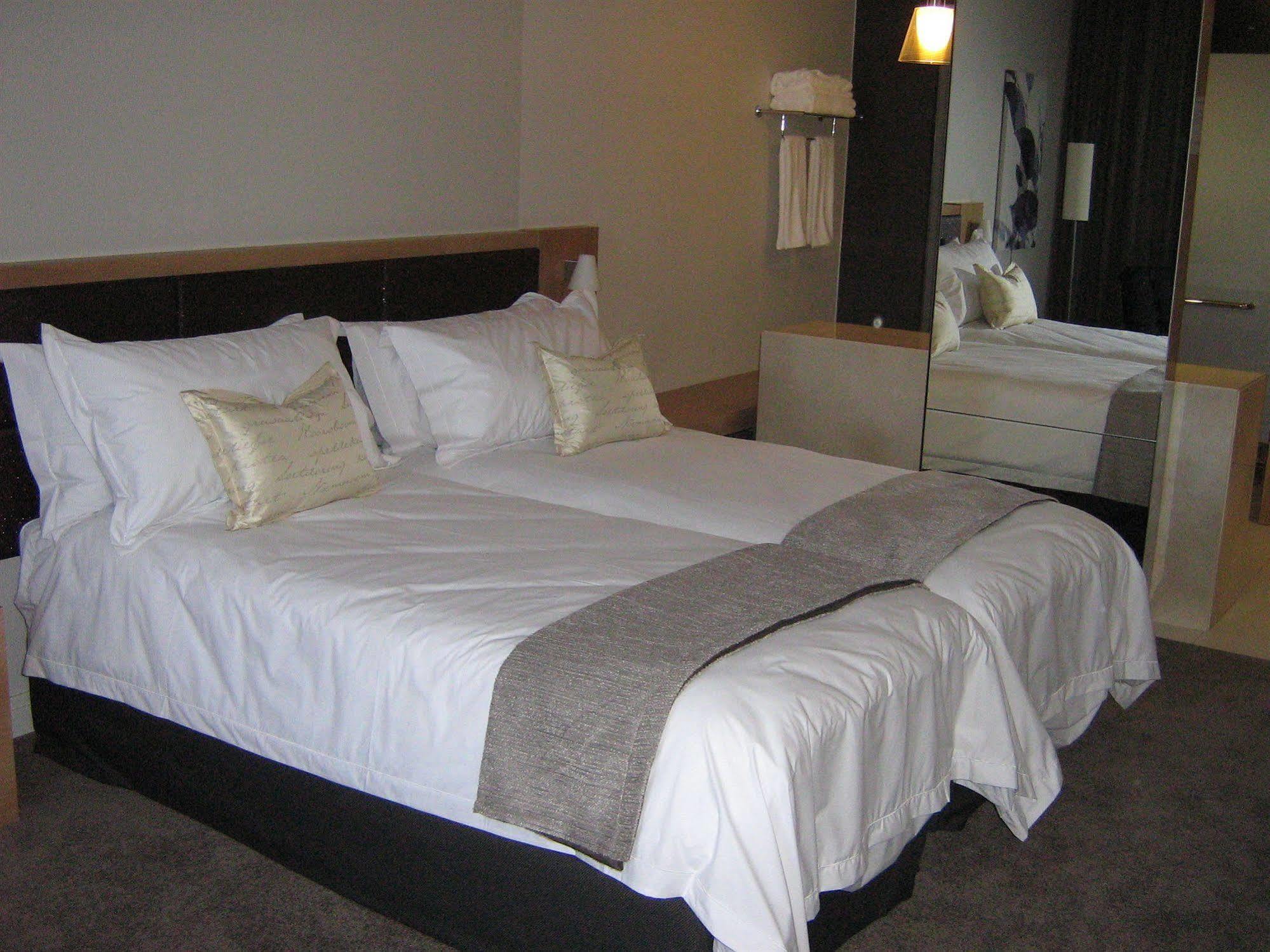 דורבן Aha Gateway Hotel Umhlanga מראה חיצוני תמונה