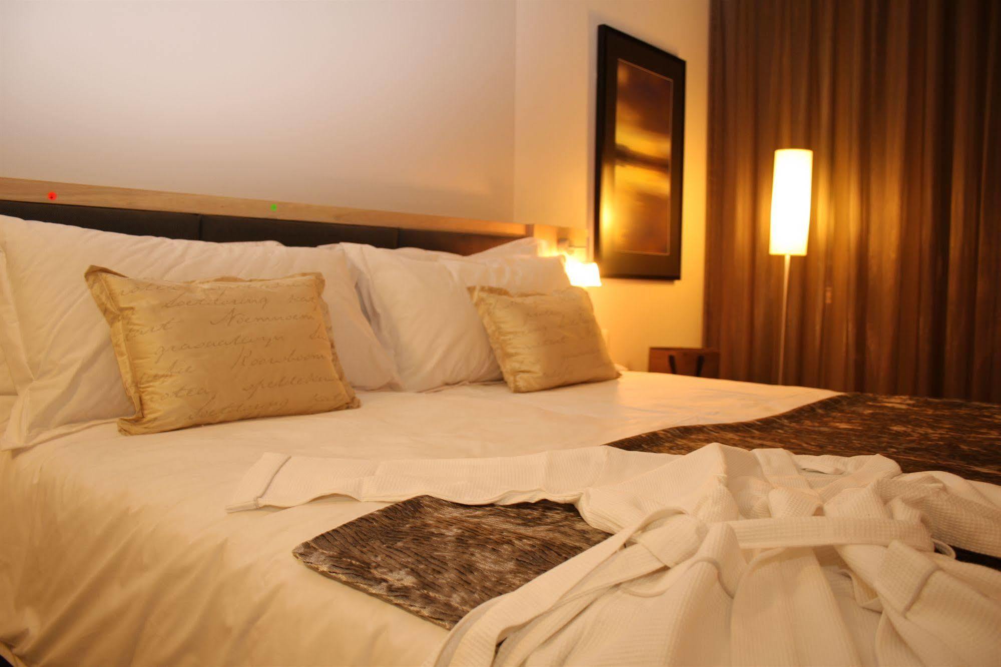 דורבן Aha Gateway Hotel Umhlanga מראה חיצוני תמונה